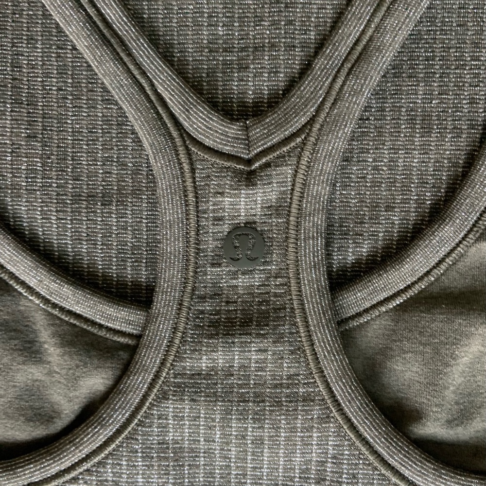 Lululemon ~ EBB TO STREET TANK ~ * SHINE *
Olive~Silver *SHINE* - Picture 11 of 12